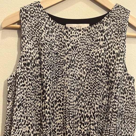 LOFT black n white sleeveless top with elastic waist - Picture 14 of 15